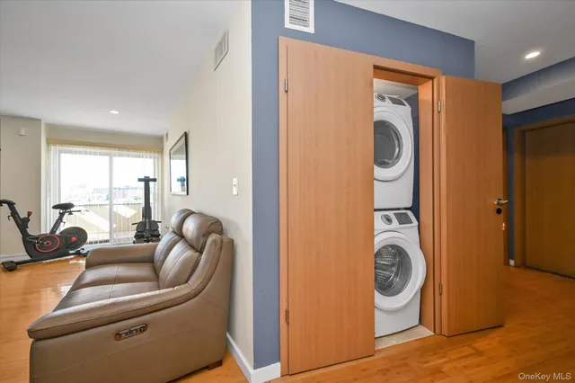 $998,000 | 81-14 Queens Boulevard, Unit PH6C | Elmhurst