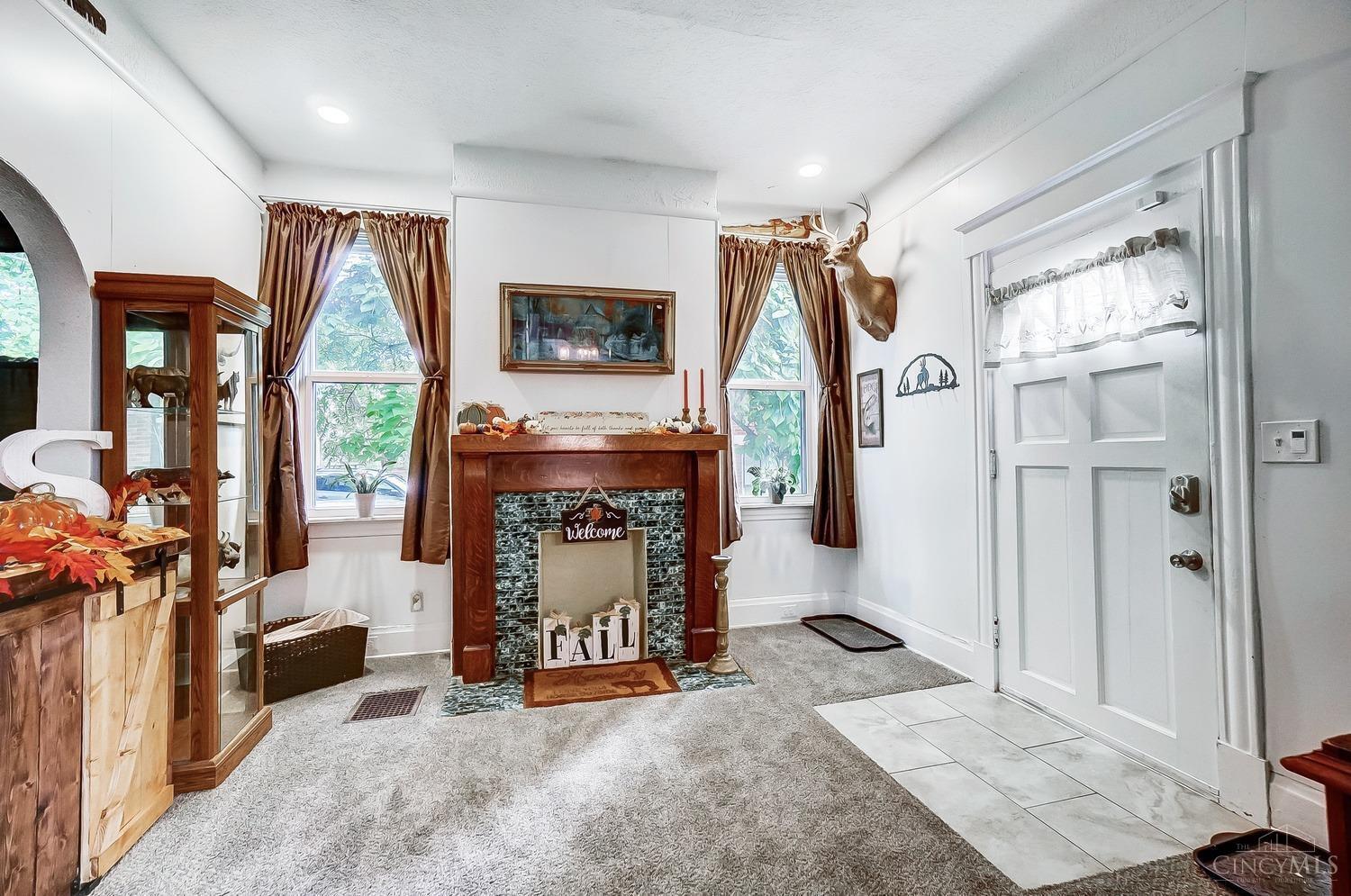 4872 Rapid Run Road Cincinnati, OH 45238 - Photo 3 of 31