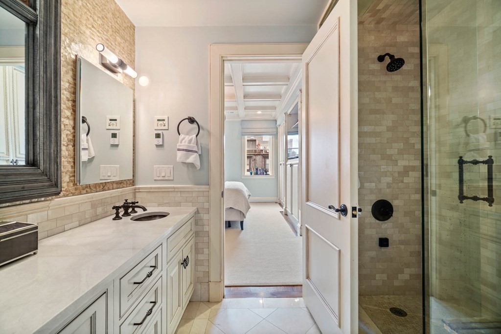 273 Beacon Street, Unit PH Boston, MA 02116 - Photo 14 of 32