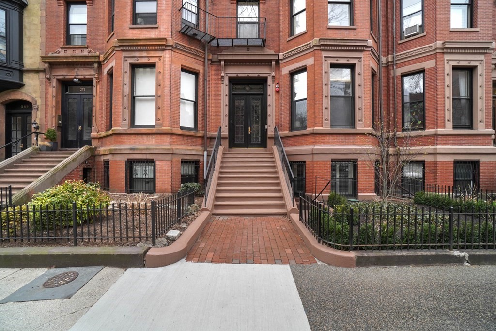 273 Beacon Street, Unit PH Boston, MA 02116 - Photo 31 of 32