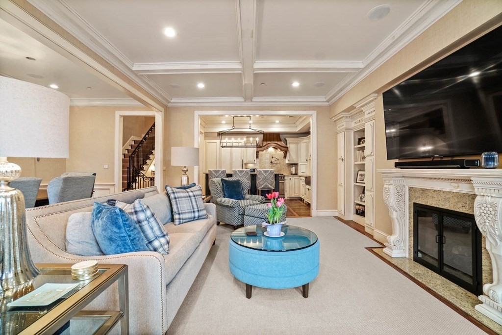 273 Beacon Street, Unit PH Boston, MA 02116 - Photo 4 of 32