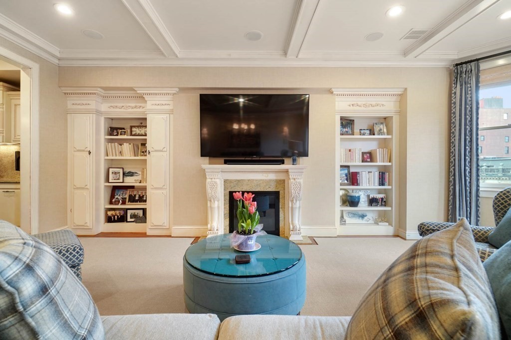 273 Beacon Street, Unit PH Boston, MA 02116 - Photo 5 of 32