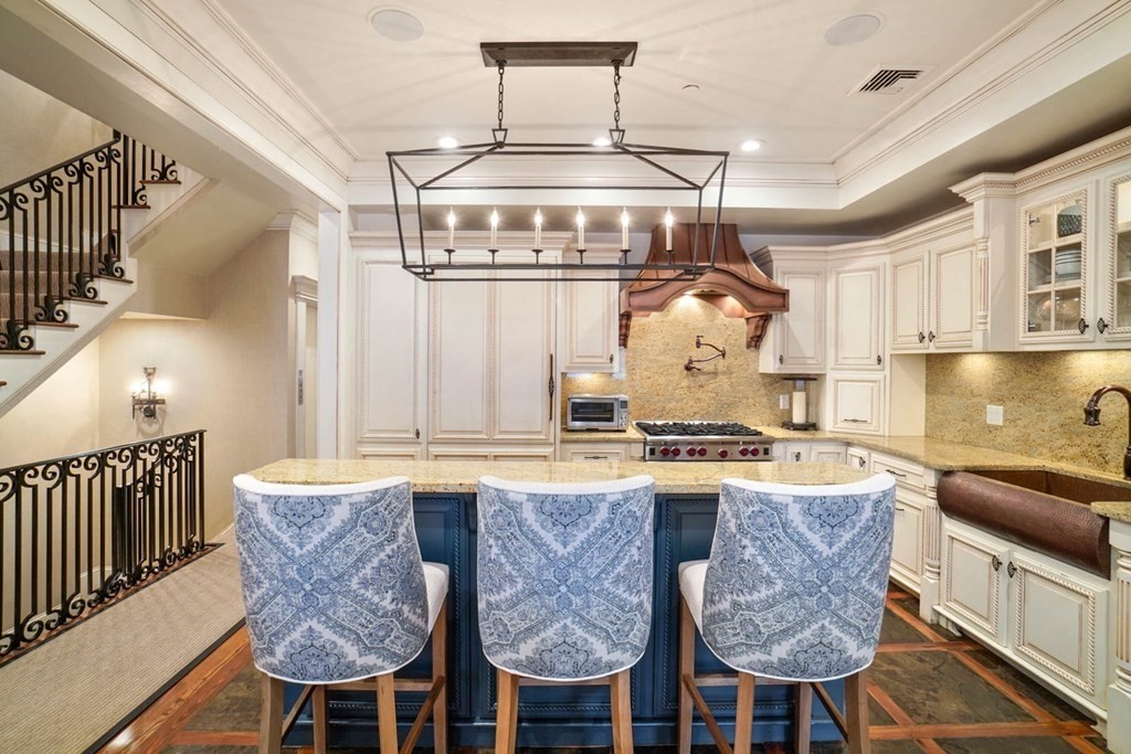 273 Beacon Street, Unit PH Boston, MA 02116 - Photo 6 of 32