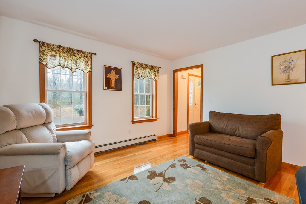 149 Quanapoag Road Freetown, MA 02717 - Photo 8 of 30 Gallery Image 8