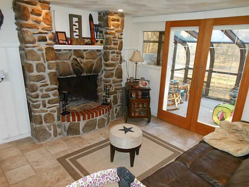 73 Burnt Hill Road Scituate, RI 02831 - Photo 9 of 24 Den/Family/Great Room.