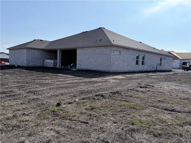 a front view of house with yard