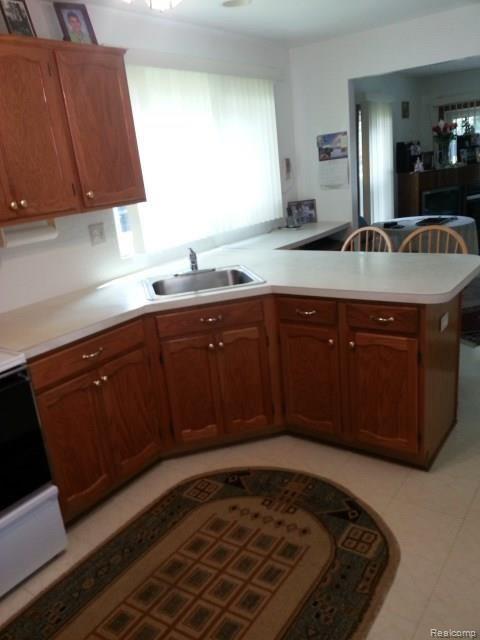 3065 Melvin Avenue Rochester, MI 48307 - Photo 11 of 31 kitchen3.jpg
