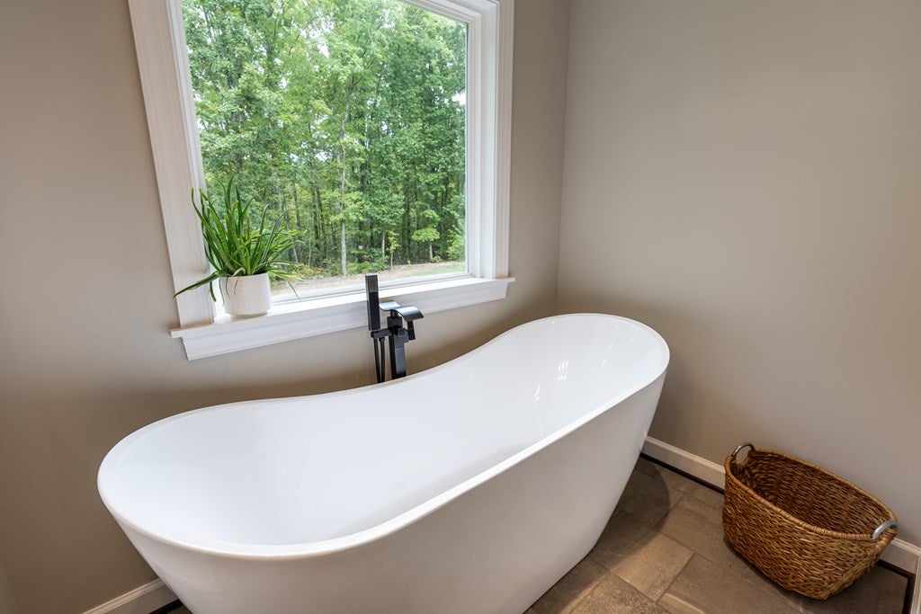 1387 Spreading Oaks Road Arvonia, VA 23004 - Photo 15 of 26 Gallery Image 15