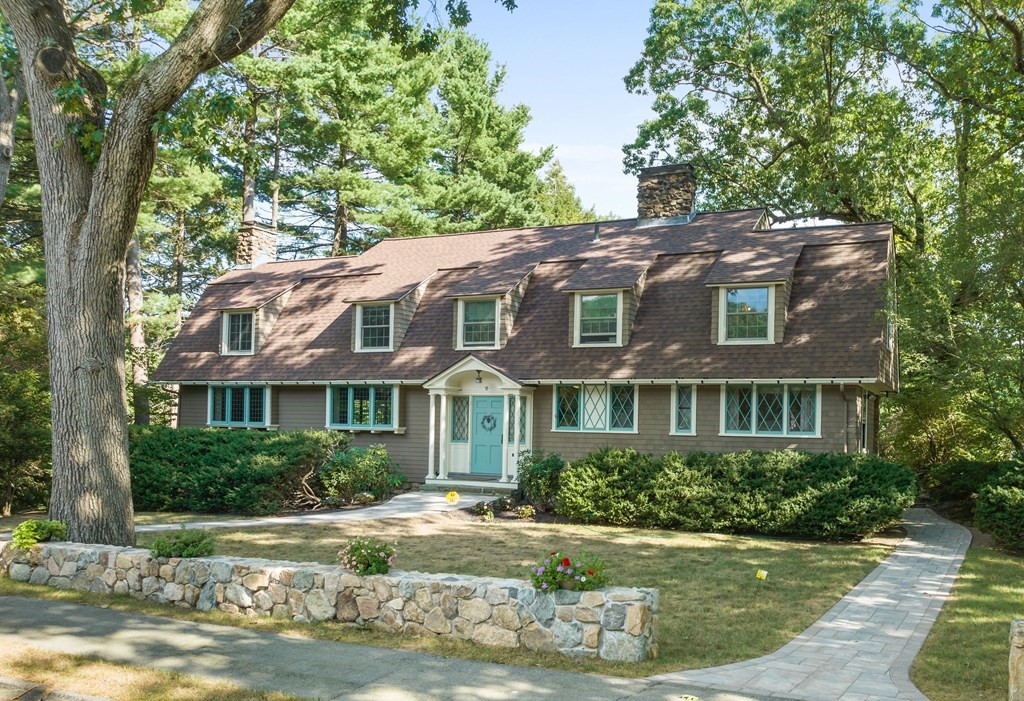 10 Hawthorne Road Wellesley, MA 02481 - Photo 1 of 19