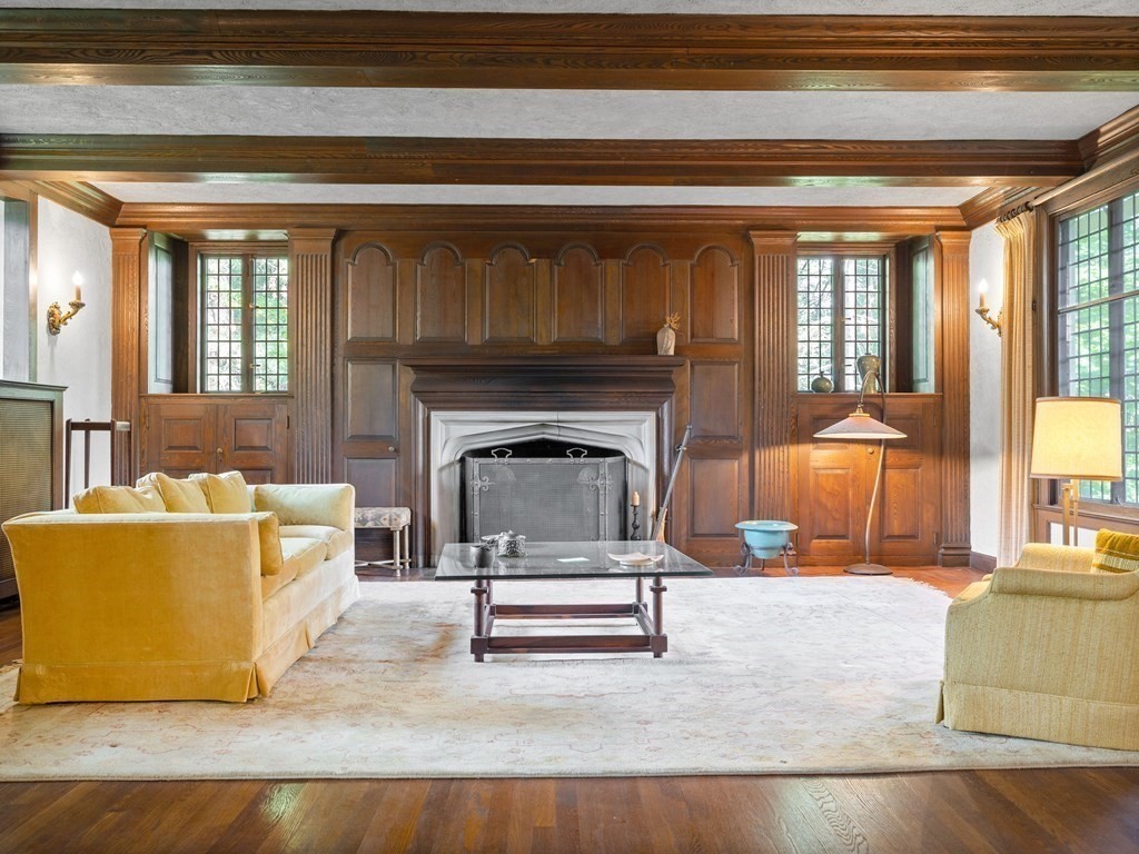 10 Hawthorne Road Wellesley, MA 02481 - Photo 4 of 19