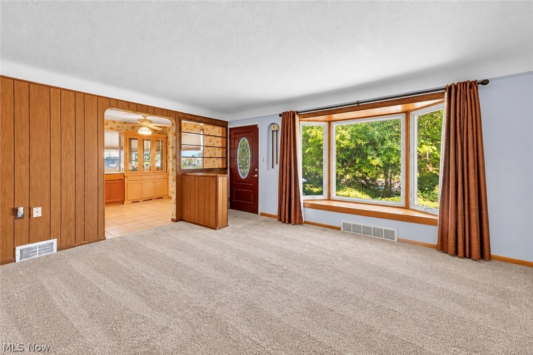 6009 Biddulph Road Brooklyn, OH 44144 - Photo 2 of 25 Gallery Image 2