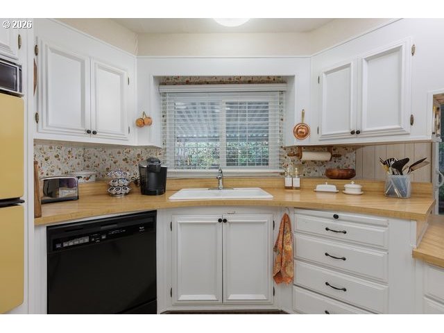 1600 Rhododendron Drive Florence, OR 97439 - Photo 16 of 37