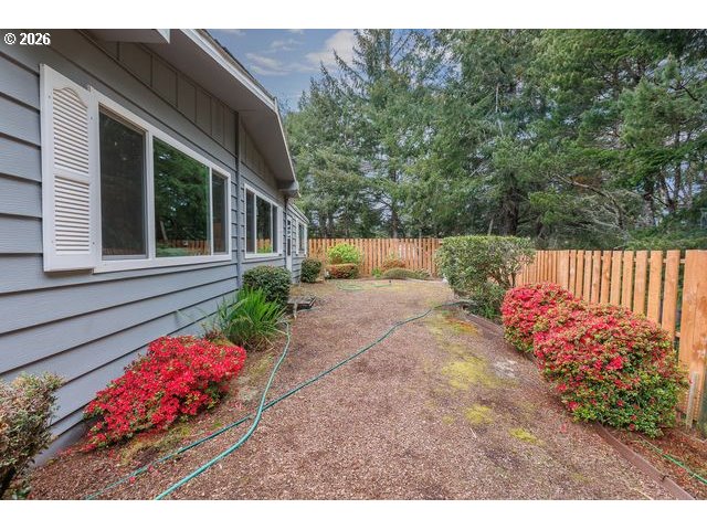 1600 Rhododendron Drive Florence, OR 97439 - Photo 32 of 37