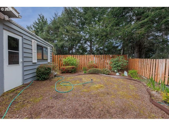 1600 Rhododendron Drive Florence, OR 97439 - Photo 33 of 37