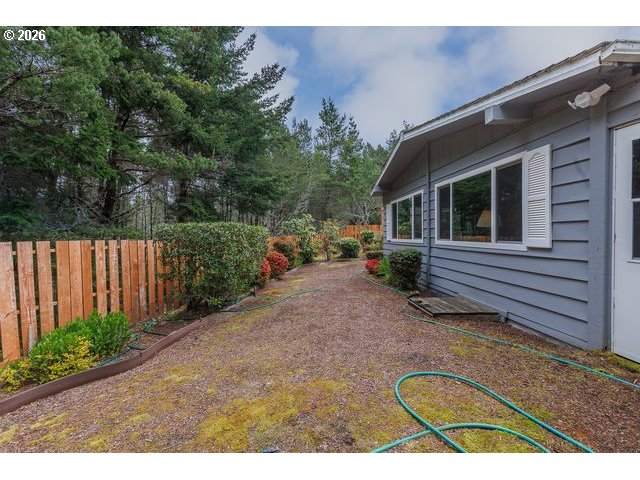 1600 Rhododendron Drive Florence, OR 97439 - Photo 34 of 37