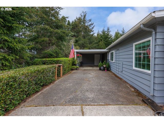 1600 Rhododendron Drive Florence, OR 97439 - Photo 5 of 37
