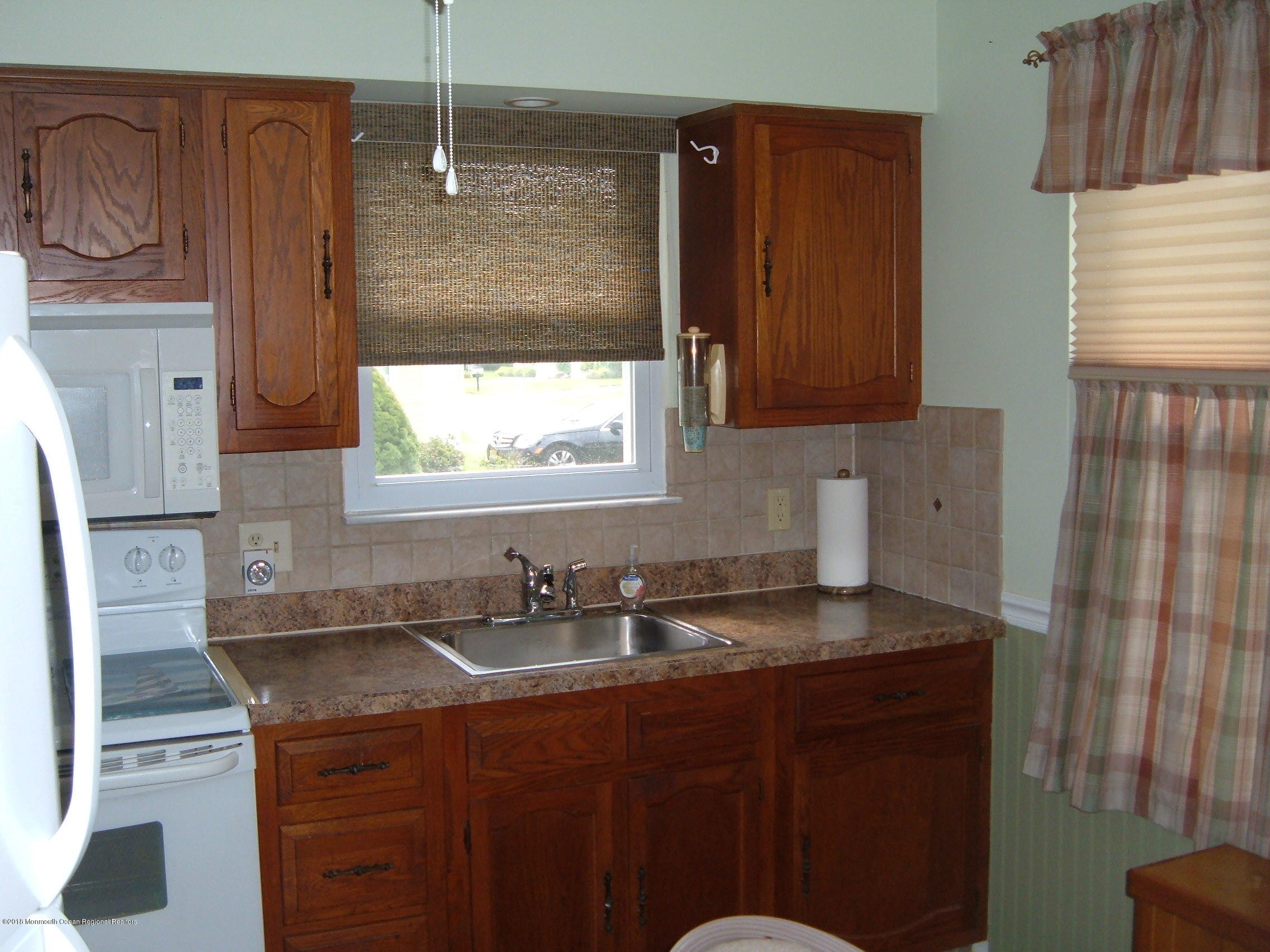 117 Sunset Road Whiting, NJ 08759 - Photo 8 of 36 2004_0128Image0011