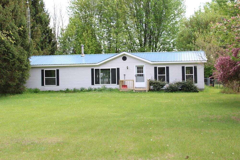 6178 Meredith Grade Road Harrison, MI 48625 - Photo 2 of 59