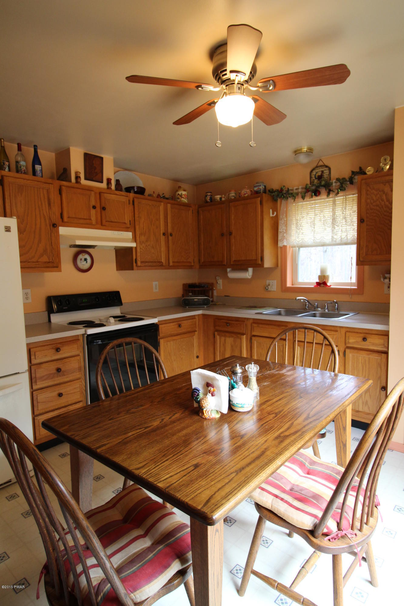 668 Maple Grove Road Moscow, PA 18444 - Photo 4 of 35