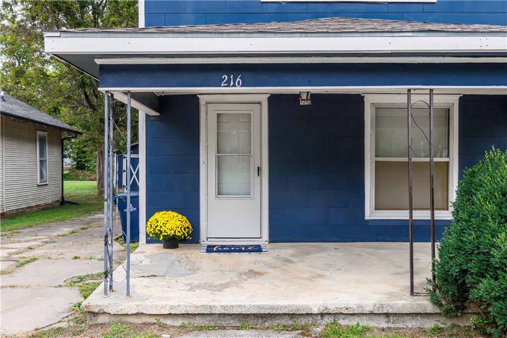 216 South 14th Street Independence, KS 67301 - Photo 4 of 31