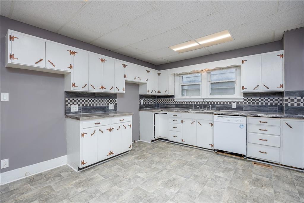 216 South 14th Street Independence, KS 67301 - Photo 10 of 31