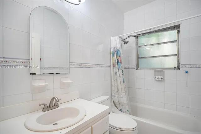 $2,300,000 | 721 Majorca Avenue, Coral Gables, FL 33134