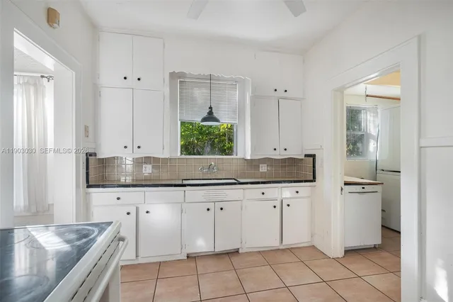 $2,300,000 | 721 Majorca Avenue, Coral Gables, FL 33134