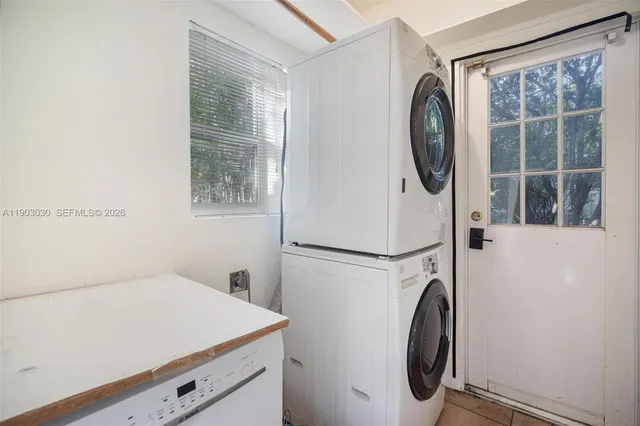 $2,300,000 | 721 Majorca Avenue, Coral Gables, FL 33134