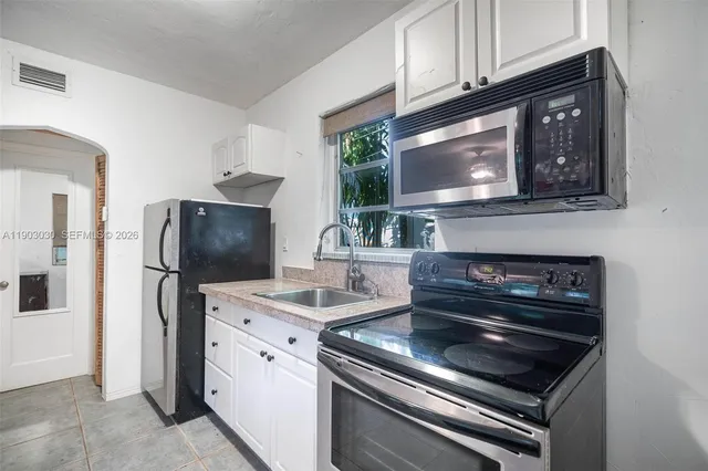 $2,300,000 | 721 Majorca Avenue, Coral Gables, FL 33134