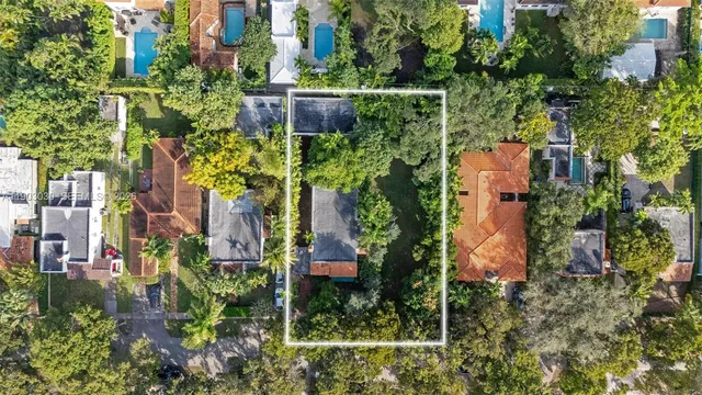 $2,300,000 | 721 Majorca Avenue, Coral Gables, FL 33134