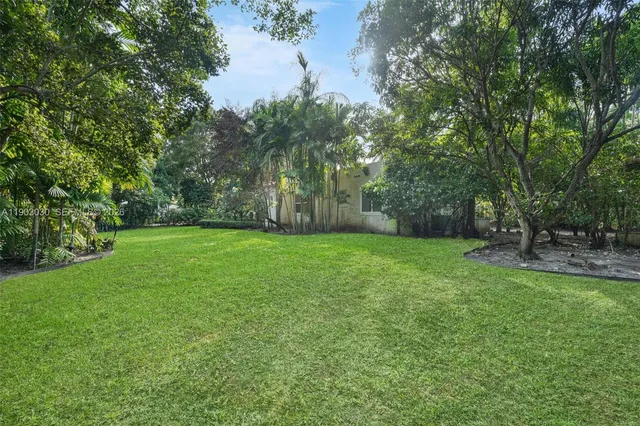 $2,300,000 | 721 Majorca Avenue, Coral Gables, FL 33134