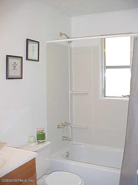 428 Sigsbee Road Orange Park, FL 32073 - Photo 12 of 18 Hall Bathroom