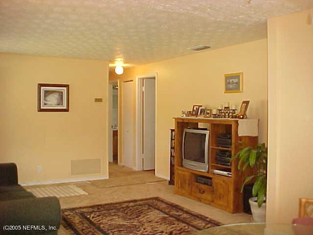 428 Sigsbee Road Orange Park, FL 32073 - Photo 5 of 18 Family Room 3