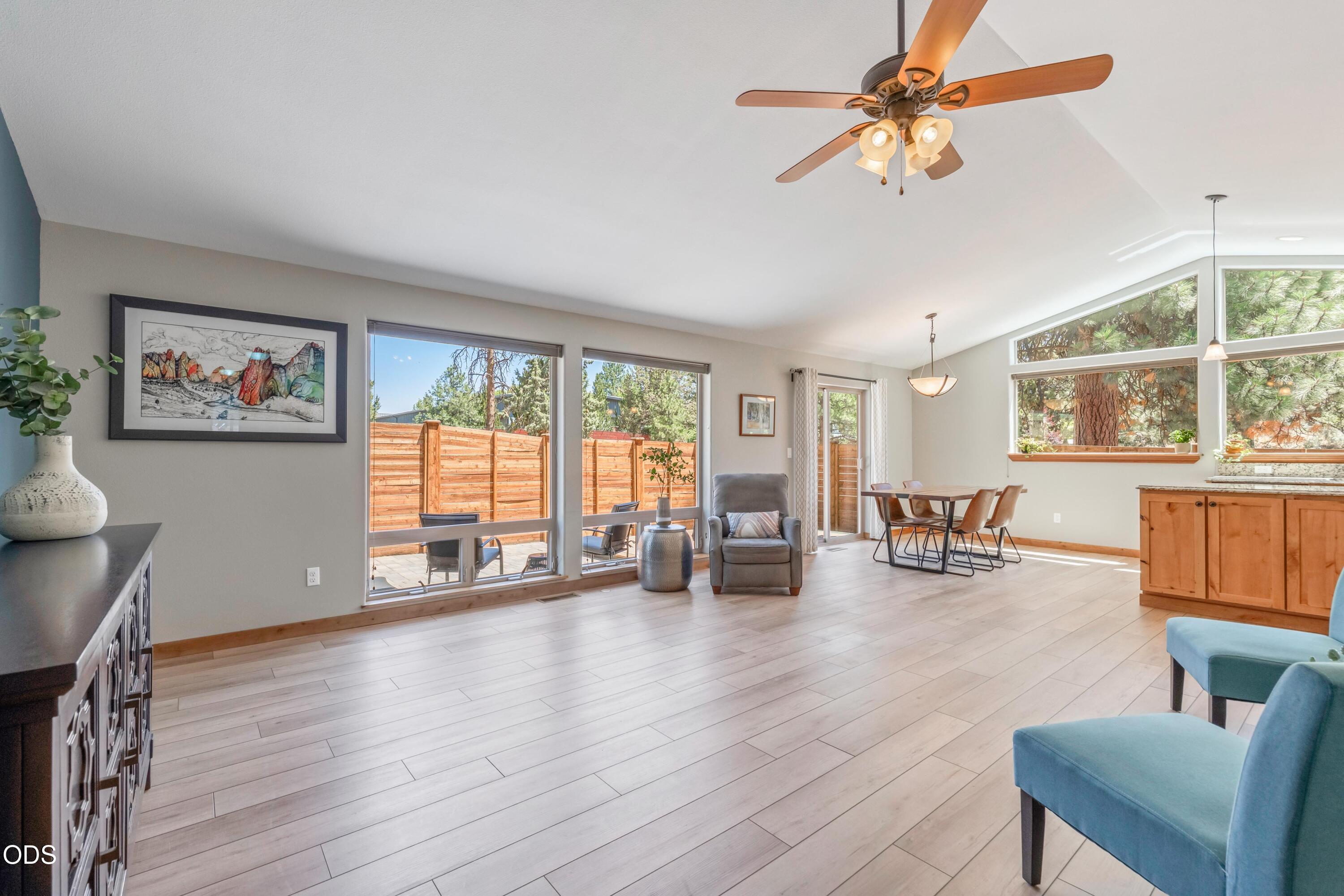 20218 Archie Briggs Road Bend, OR 97703 - Photo 4 of 34