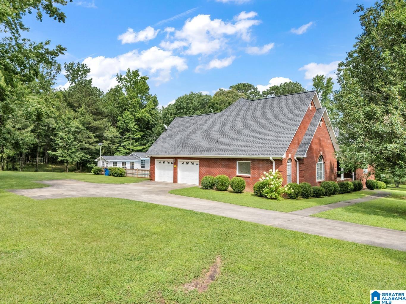 560 Myrick Road Warrior, AL 35180 - Photo 2 of 59