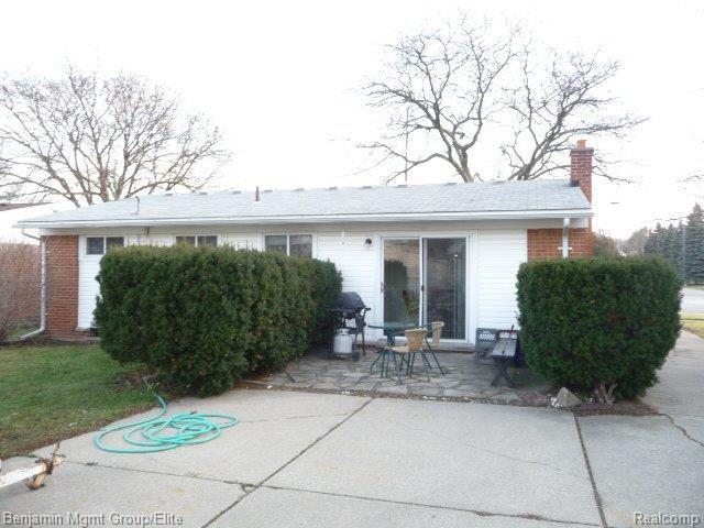 14617 Newburgh Road Livonia, MI 48154 - Photo 2 of 11 Rear view