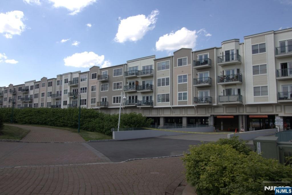 340 The Promenade Edgewater, NJ 07020 - Photo 44 of 46