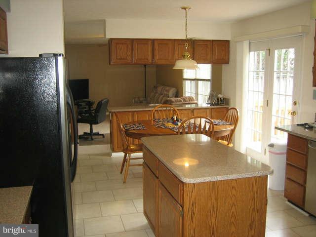 9607 Kings Grant Road Laurel, MD 20723 - Photo 7 of 14 Kitchen