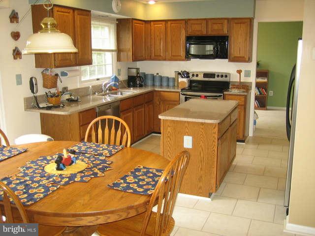 9607 Kings Grant Road Laurel, MD 20723 - Photo 8 of 14 Kitchen