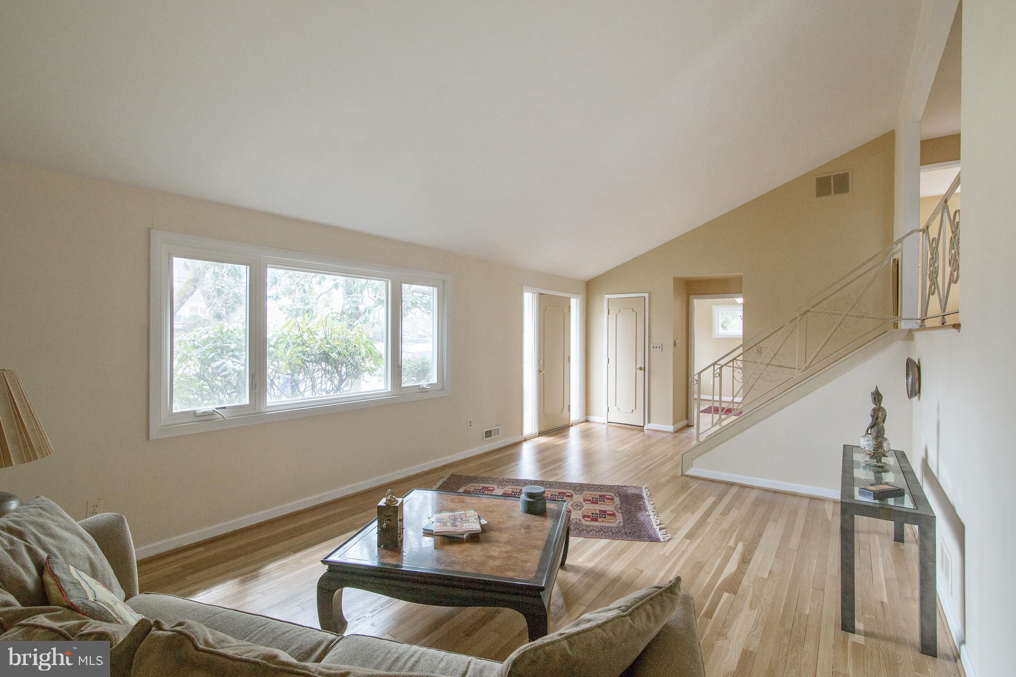 12916 Goodhill Road Silver Spring, MD 20906 - Photo 5 of 26 Living Room