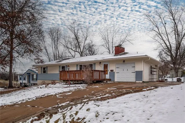 $230,000 | 305 Wisconsin Avenue, Excelsior Springs, MO 64024