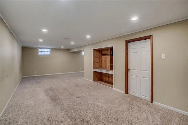 $230,000 | 305 Wisconsin Avenue, Excelsior Springs, MO 64024