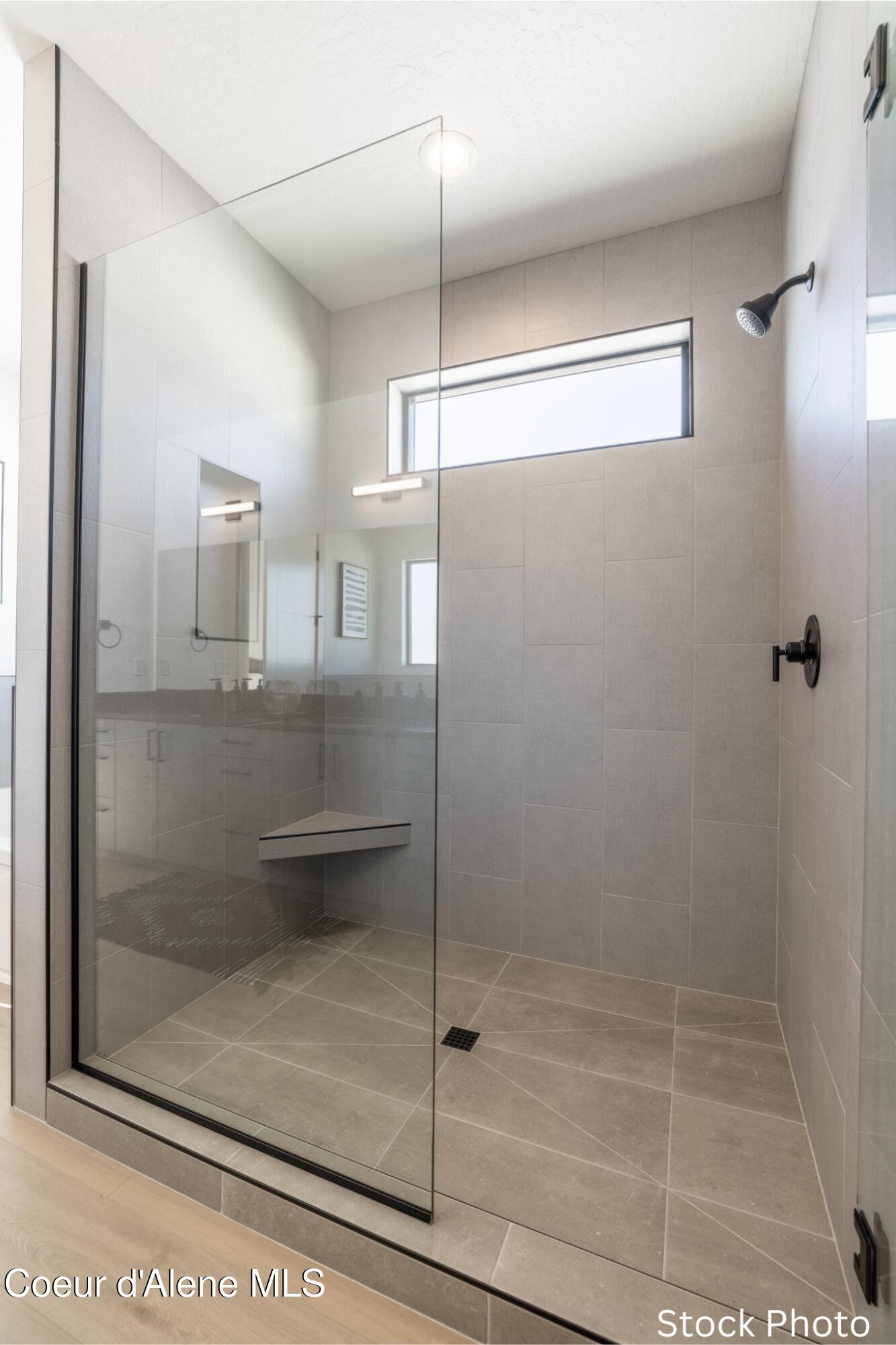 11554 North Woolridge Way Rathdrum, ID 83858 - Photo 11 of 16 Primary shower