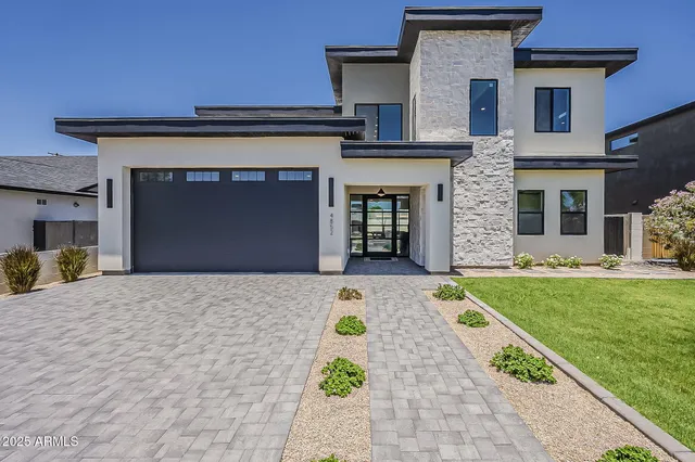 $2,049,900 | 4852 East Piccadilly Road, Phoenix, AZ 85018