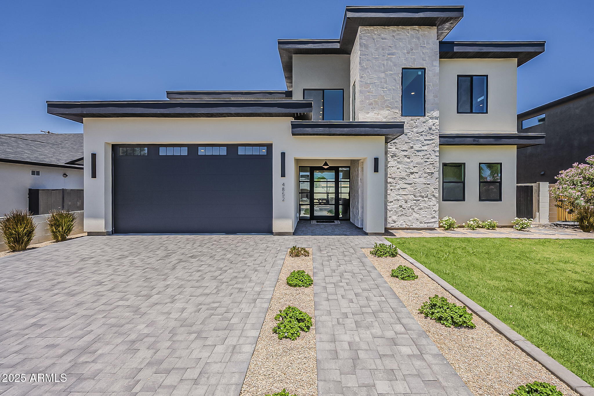 2-web-or-mls-Piccadilly-2