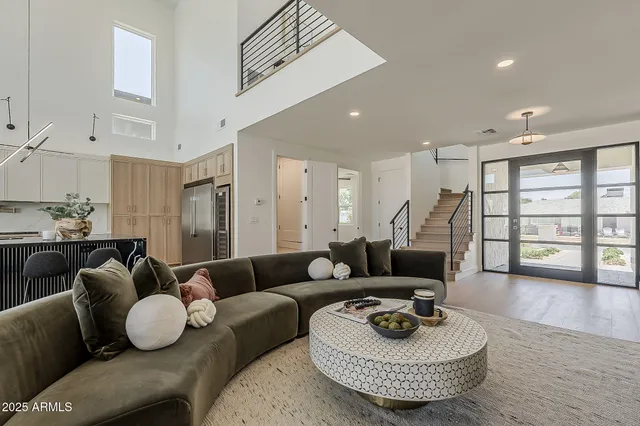 $2,049,900 | 4852 East Piccadilly Road, Phoenix, AZ 85018