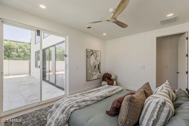 $2,049,900 | 4852 East Piccadilly Road, Phoenix, AZ 85018