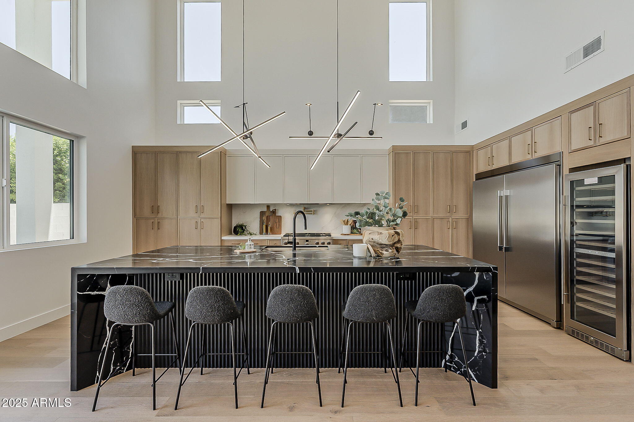 4852 East Piccadilly Road Phoenix, AZ 85018 - Photo 3 of 33 18-web-or-mls-Piccadilly-18