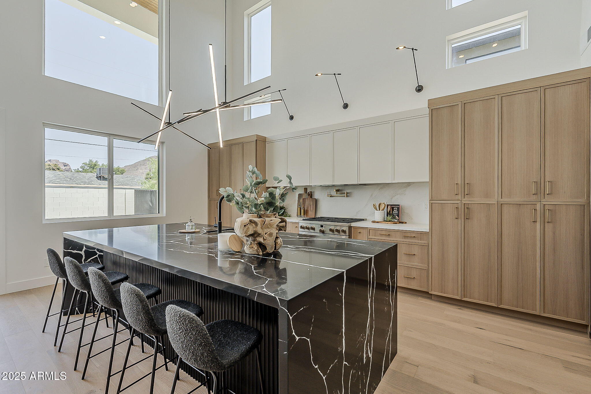 4852 East Piccadilly Road Phoenix, AZ 85018 - Photo 9 of 33 12-web-or-mls-Piccadilly-12