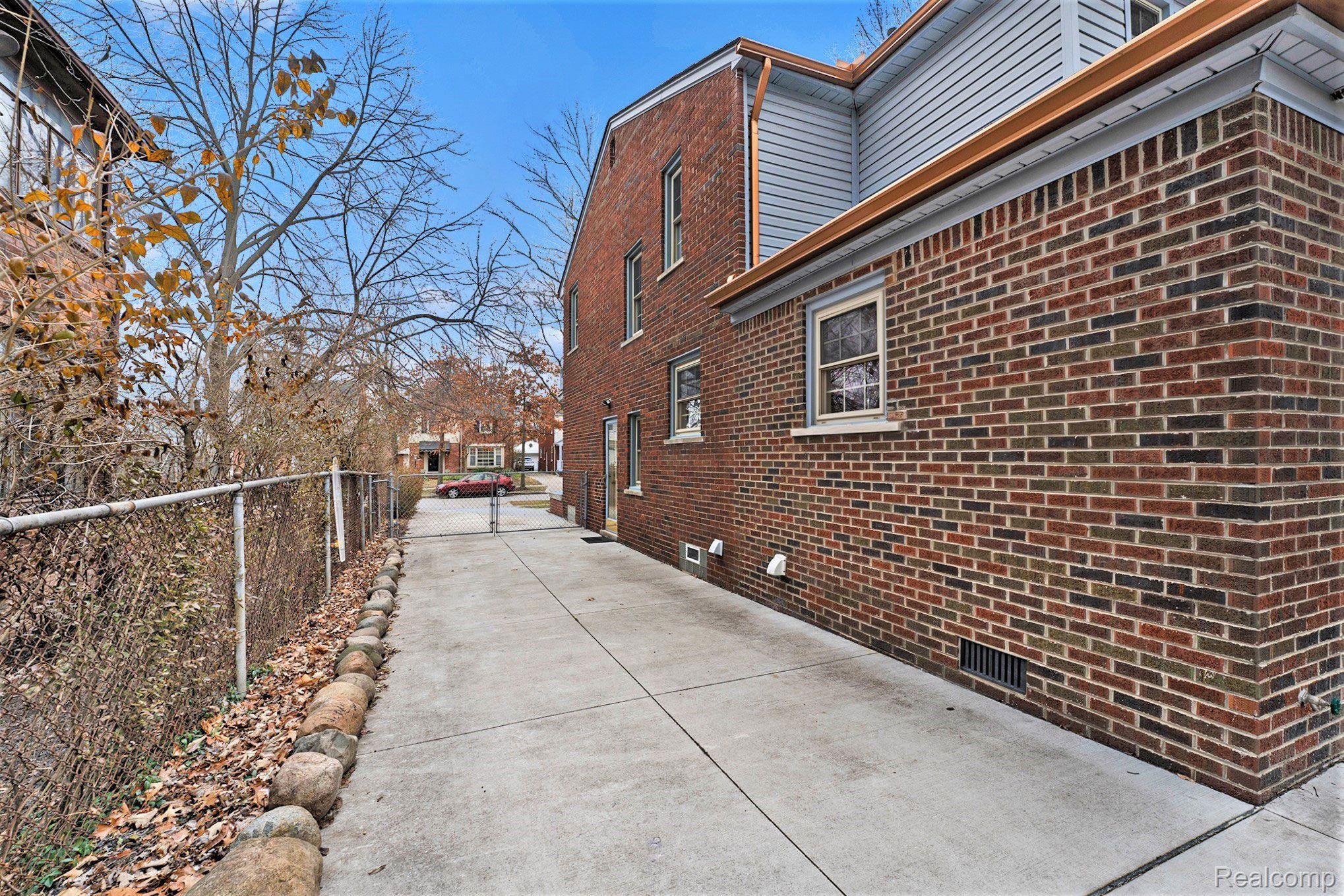 1700 Prestwick Road Grosse Pointe, MI 48236 - Photo 34 of 35 Gallery Image 34